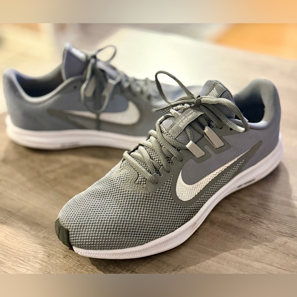 Nike Downshifter 9 | Women’s Size 10.5 | Cool Grey Running Shoes NEW - Picture 2 of 8